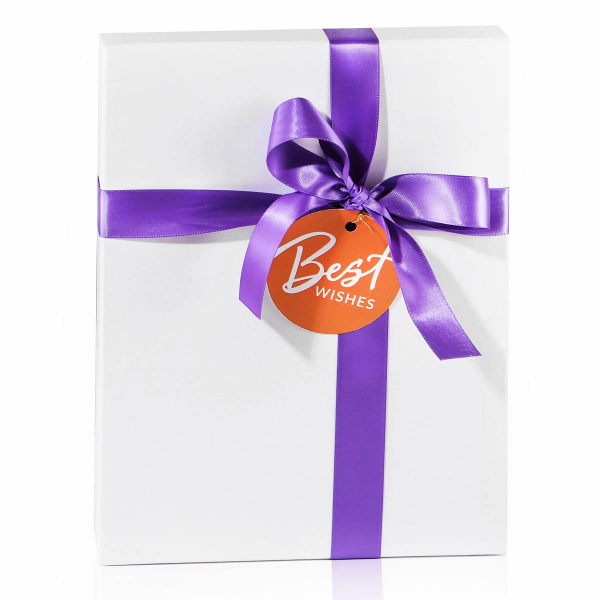Подарункова коробка зі стрічкою + gift tag